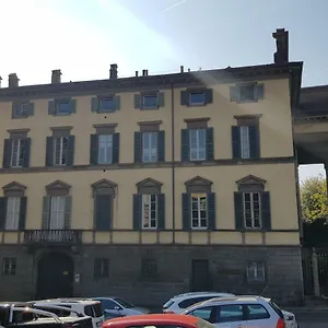 Apartment Charmerooms Palazzo Stampa, Bergamo
